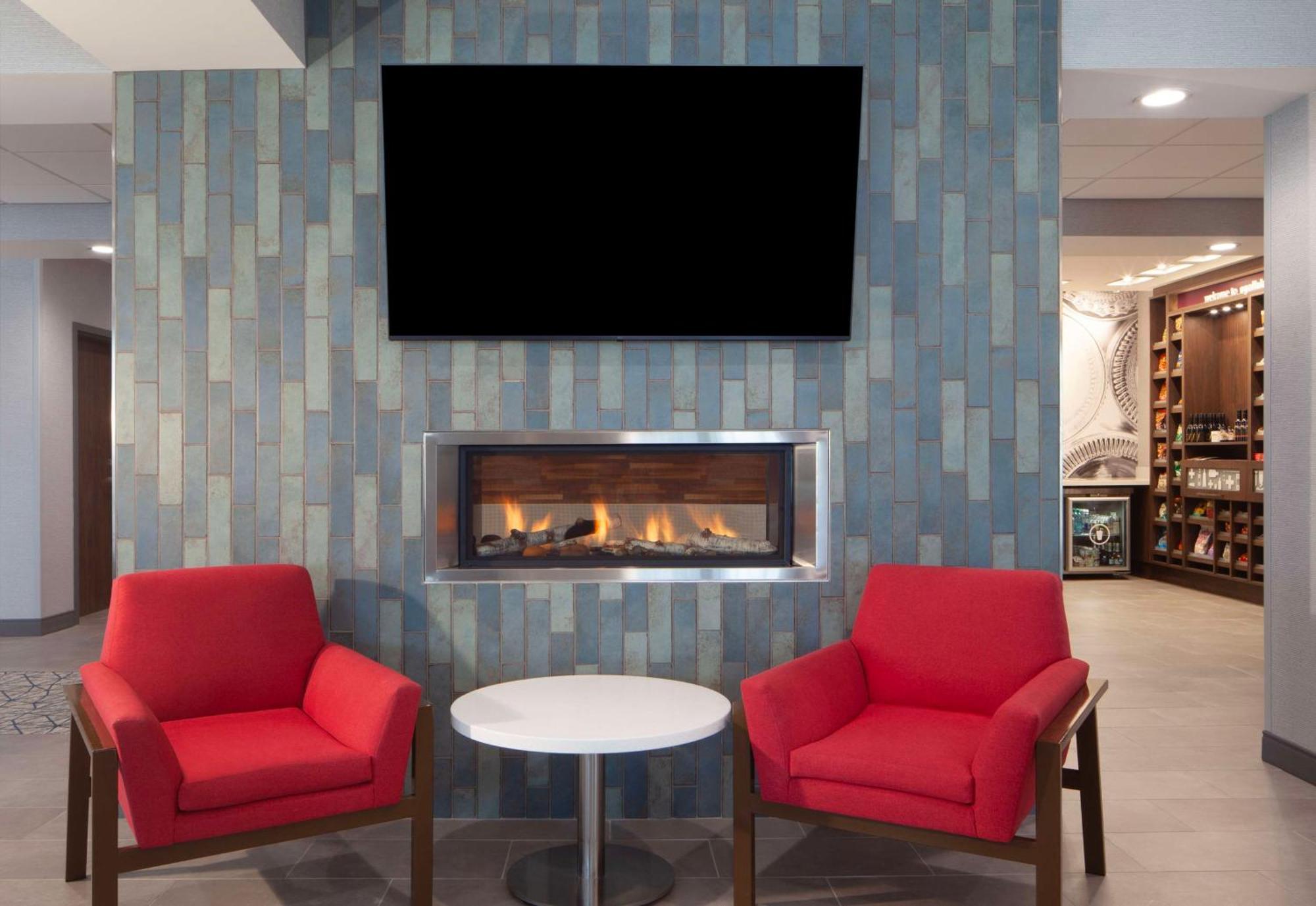 Hampton Inn Огаллала Экстерьер фото